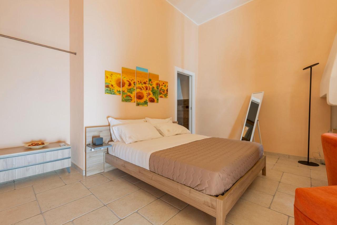 Terrae Rooms Rental Mesagne Bagian luar foto