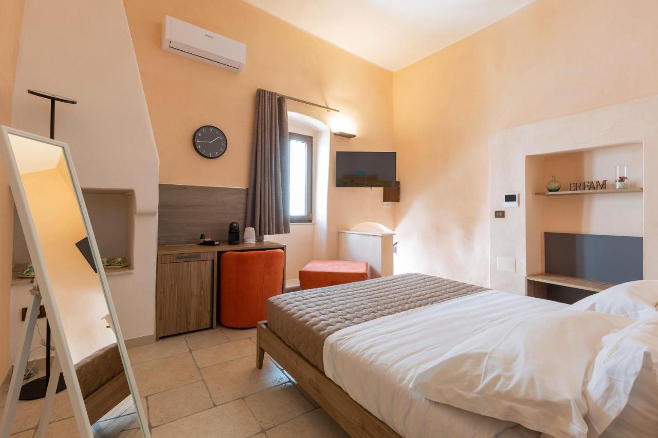 Terrae Rooms Rental Mesagne Bagian luar foto